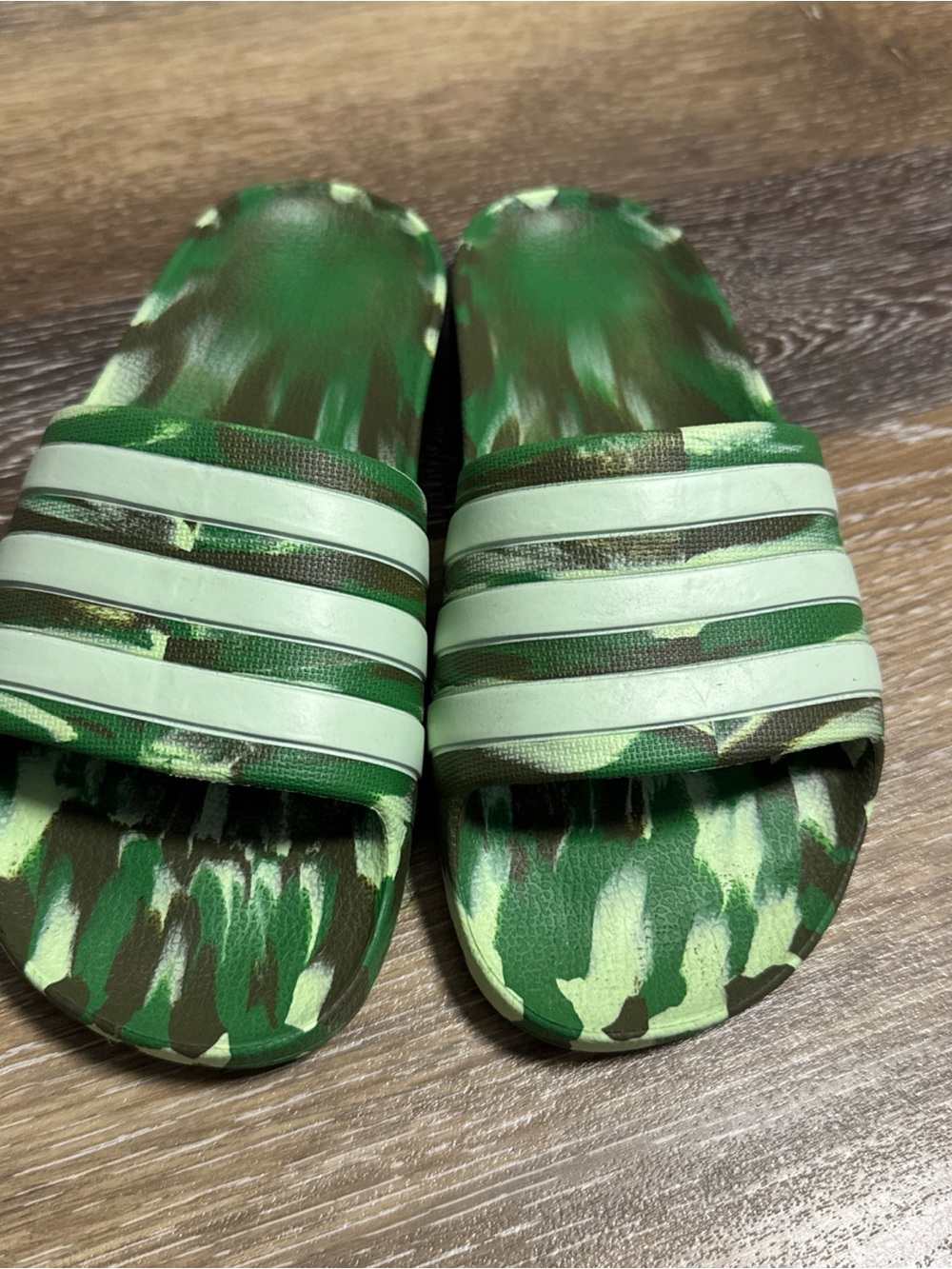 adidas NEW Kids Green Camo Slide Sandals